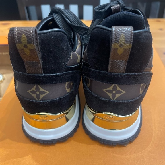 Louis Vuitton Runaways - Picture 4 of 9